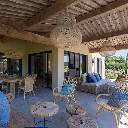 Fanaux Proche De Saint Tropez فيلة راماتويل